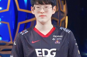 锐不可当引发热议！，Scout在掘金比赛中锐不可当热度持续攀升(scarcity中文翻译)