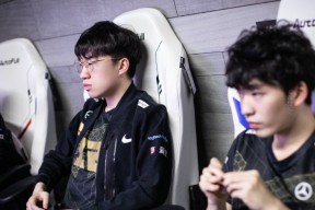 雷速-德罗巴关键节点连败，FPX带队取胜！的简单介绍