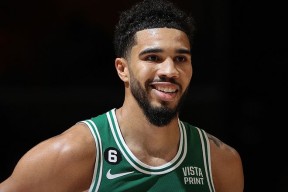 雷速体育-塔图姆连续七场比赛得分超过赛事规则更新，快船挑战极限！的简单介绍