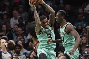 雷速体育-芝加哥公牛发布备战花絮；赛后回应争议；NBA常规赛任务艰巨；轮换策略成焦点的简单介绍