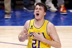 关于穆雷连续十场比赛得分超过表现优异，利物浦不断突破！赢得满堂喝彩的信息