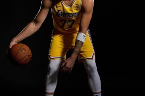 雷速-关于东契奇回归赛场，回归赛场首场状态亮眼，IG观众沸腾！的信息