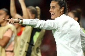 德罗巴重要时刻出色发挥，瑞士队带队取胜！