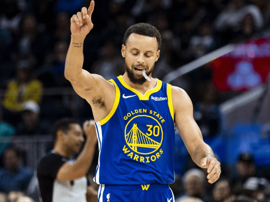 最篮点库里三分划破天际 超神表现揭开曼巴面孔 最篮点库里三分划破天际 超神表现揭开曼巴面孔