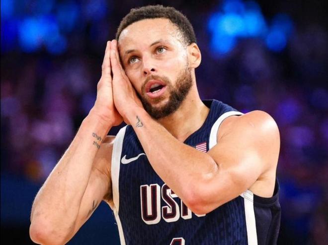 最篮点库里三分划破天际 超神表现揭开曼巴面孔 最篮点库里三分划破天际 超神表现揭开曼巴面孔